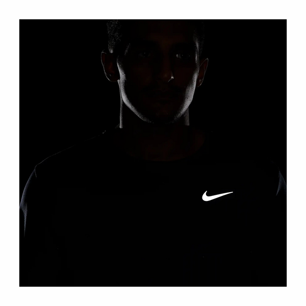 Nike DRI-FIT Miler Con Manga Corta