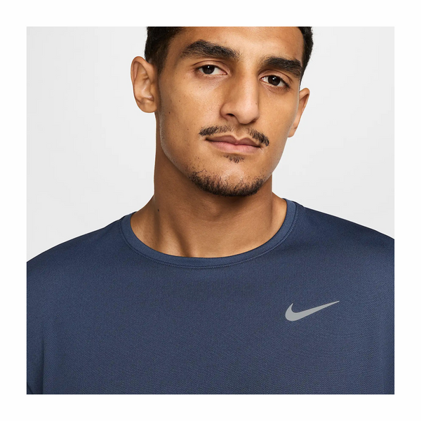 Nike DRI-FIT Miler Con Manga Corta